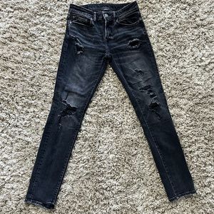 American Eagle black distressed skinny Jean 29x32